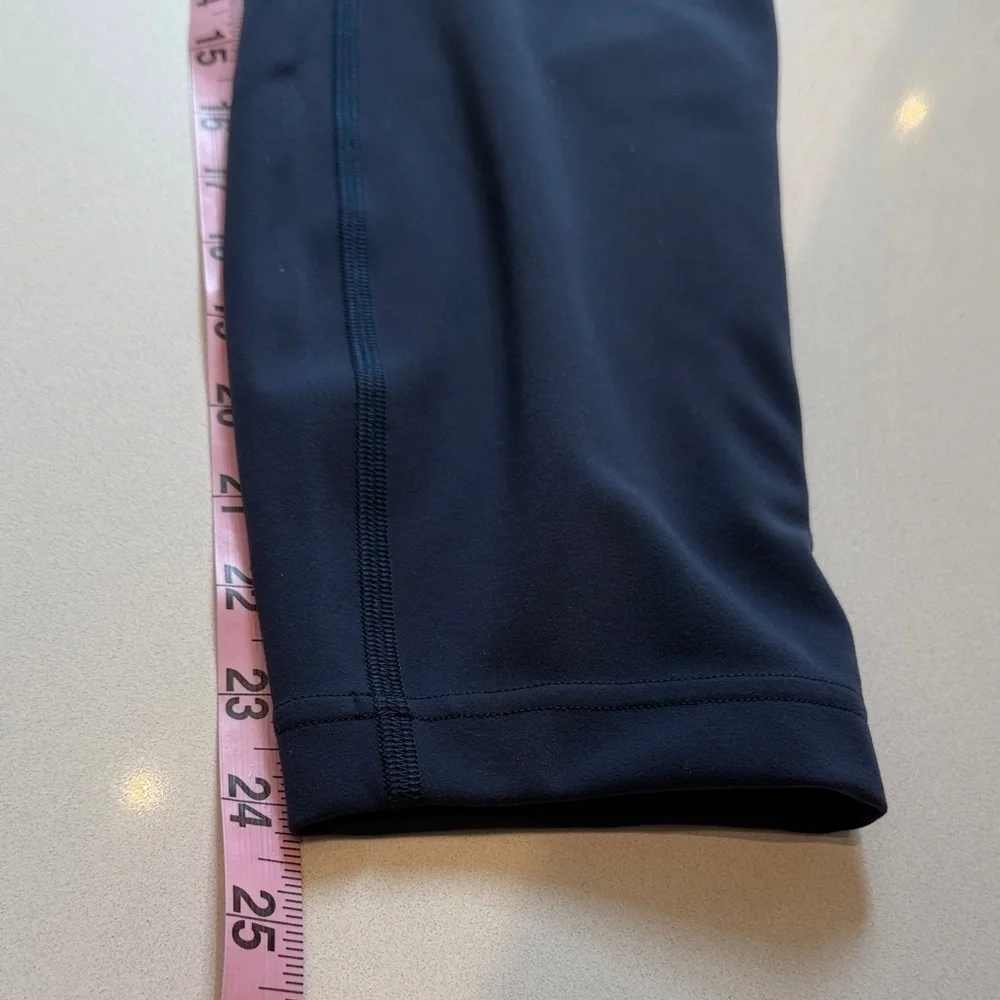 Lululemon Cropped Navy Leggings with Rare Pineapple Detail, EUC, Size 12